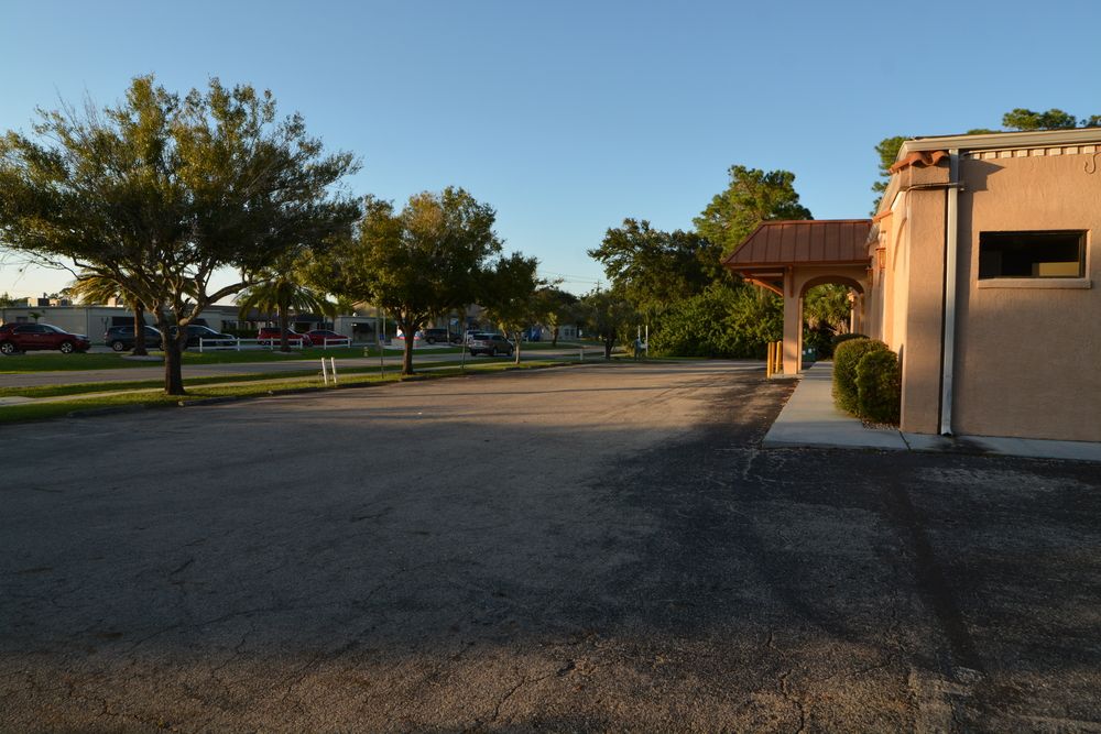 Office Building for Sale near Sunseeker Resort: 4054 Beaver Ln, Port Charlotte, FL 33952